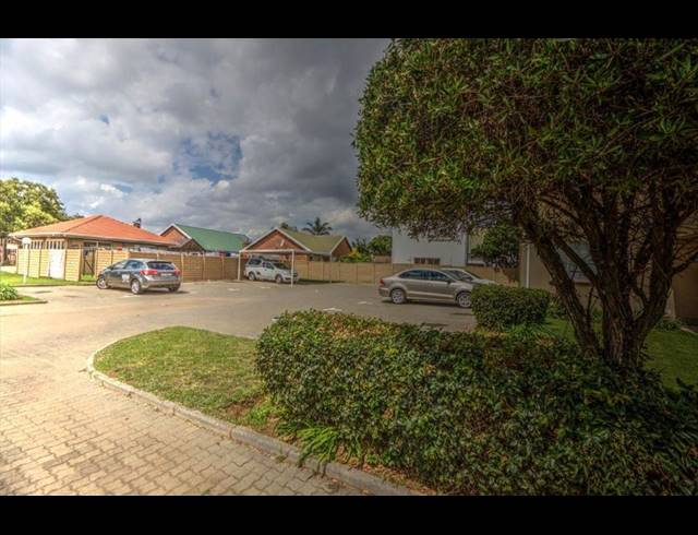 2 BEDROOM APARTMENT BLOCK FOR SALE IN KEMPTON PARK EXT 4